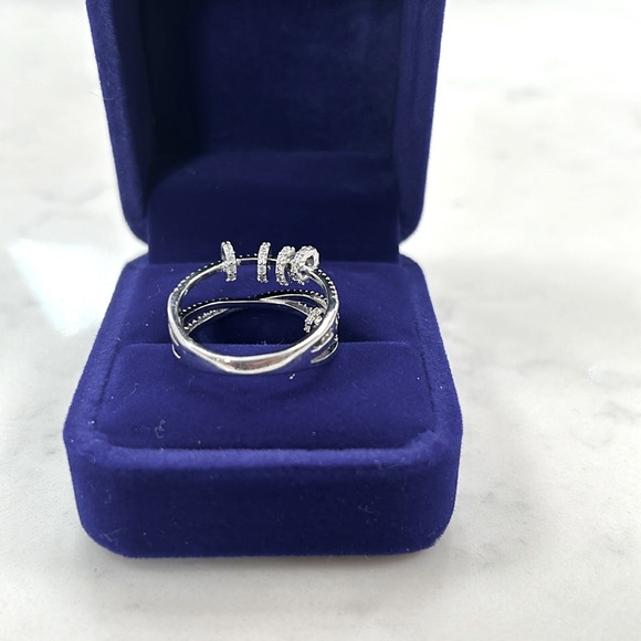 Size 8 spinner ring NIB - Picture 3 of 3